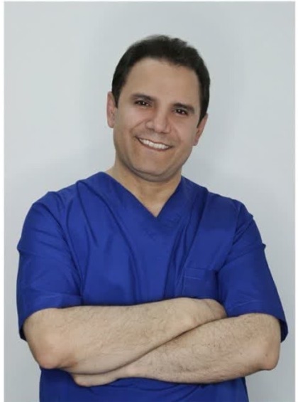 دکتر عباس گشاده رو متخصص ایمپلنت و جراحی لثه